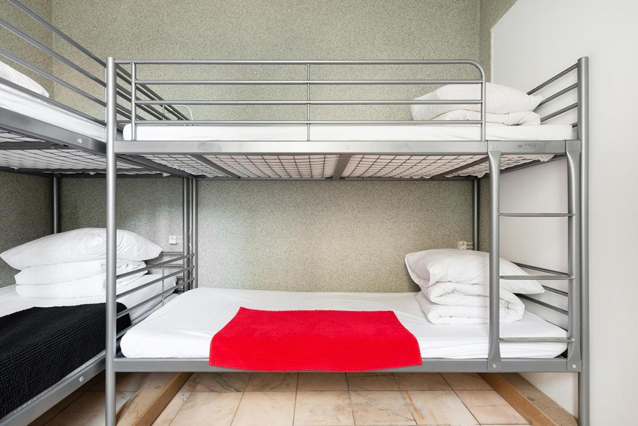 Cameleon Paris Guesthouse Pantin Exteriör bild