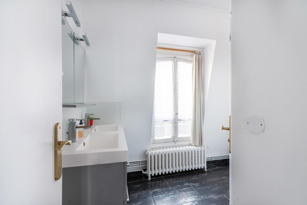 Cameleon Paris Guesthouse Pantin Exteriör bild